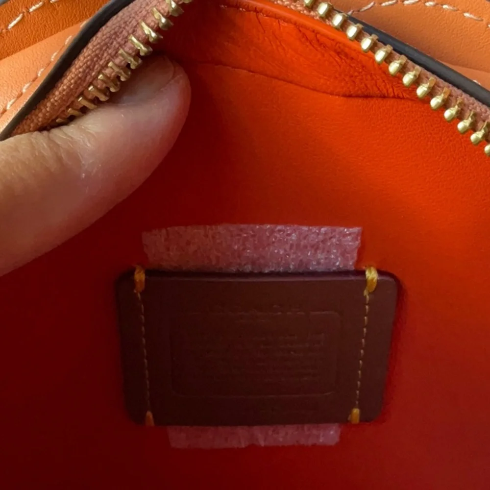 🎃  COACH PUMPKIN BAG 🎃 NWT 🎃 - Picture 13 of 16